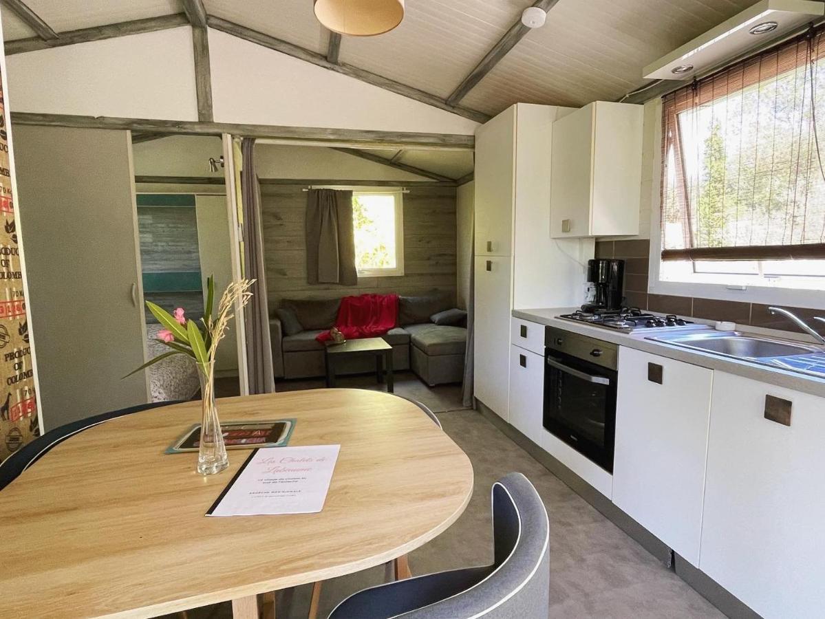 Les Chalets De Labeaume Eksteriør bilde